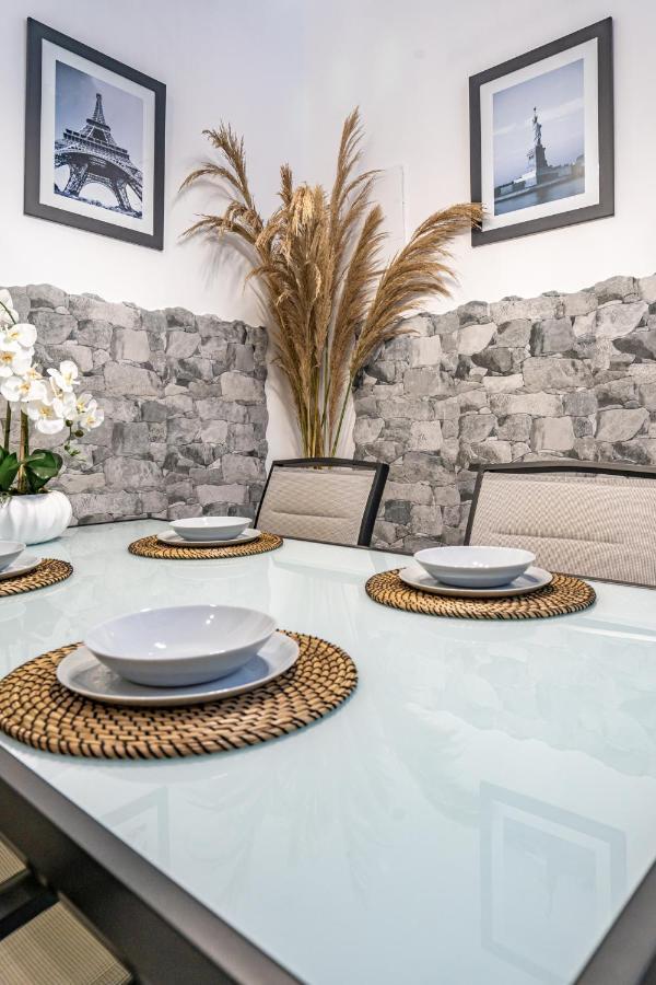 Exquisite Studio Apartment With An Original Design Walencja Zewnętrze zdjęcie